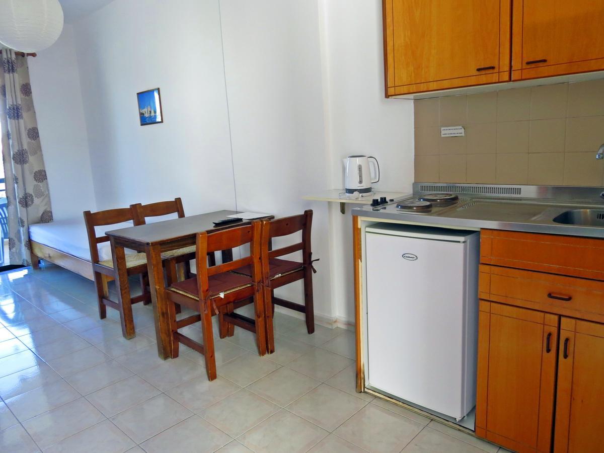 Debby Apartments Ialisos Exterior foto
