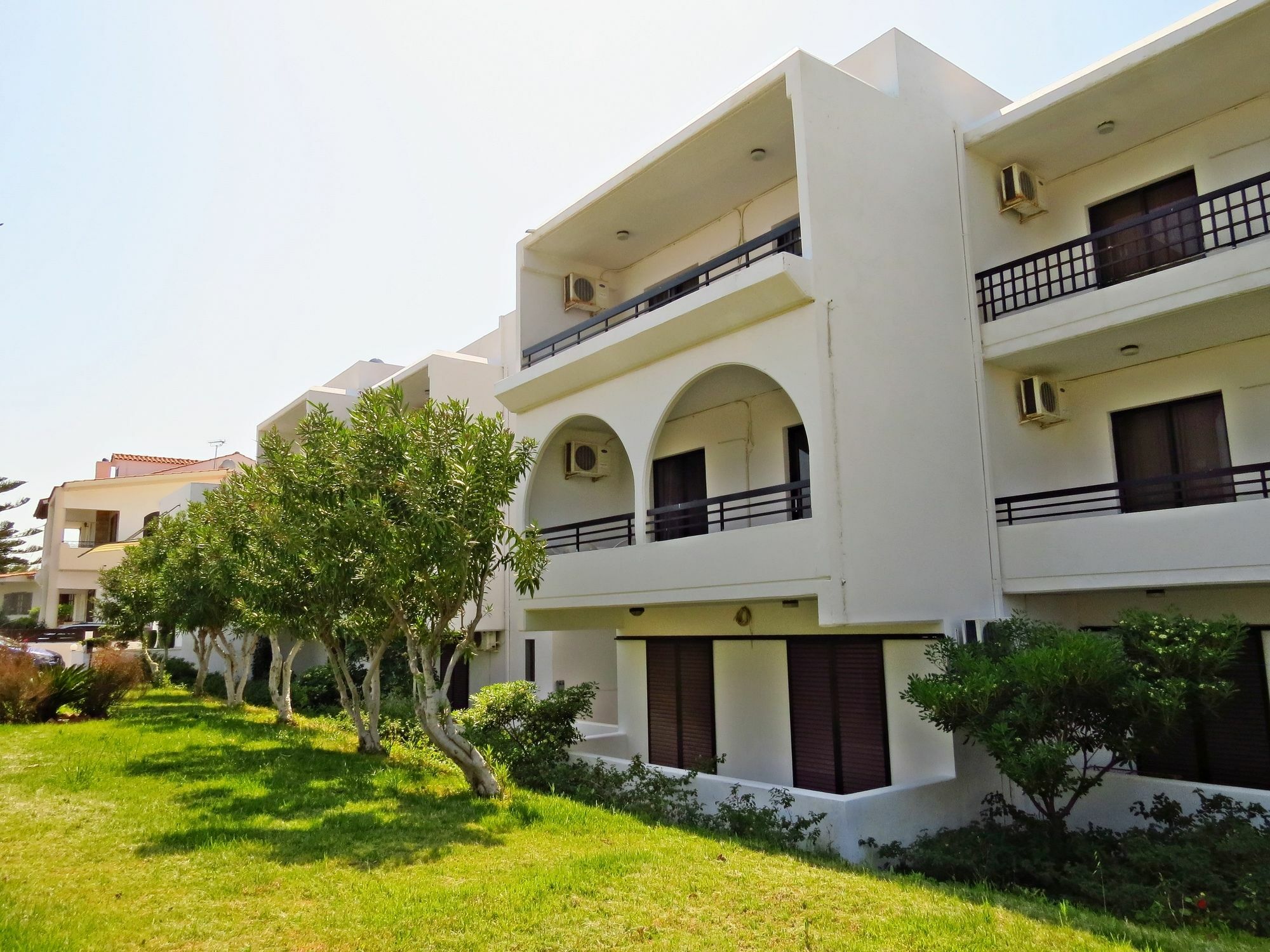 Debby Apartments Ialisos Exterior foto